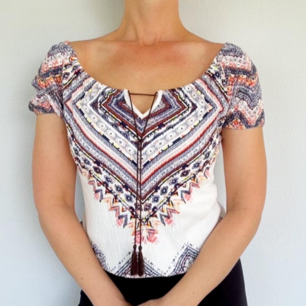 Absolutely Famous white off-shoulder tassel tie neck blouse size petite medium